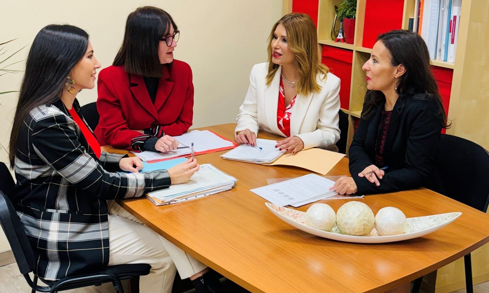 foto las 4 en reunion